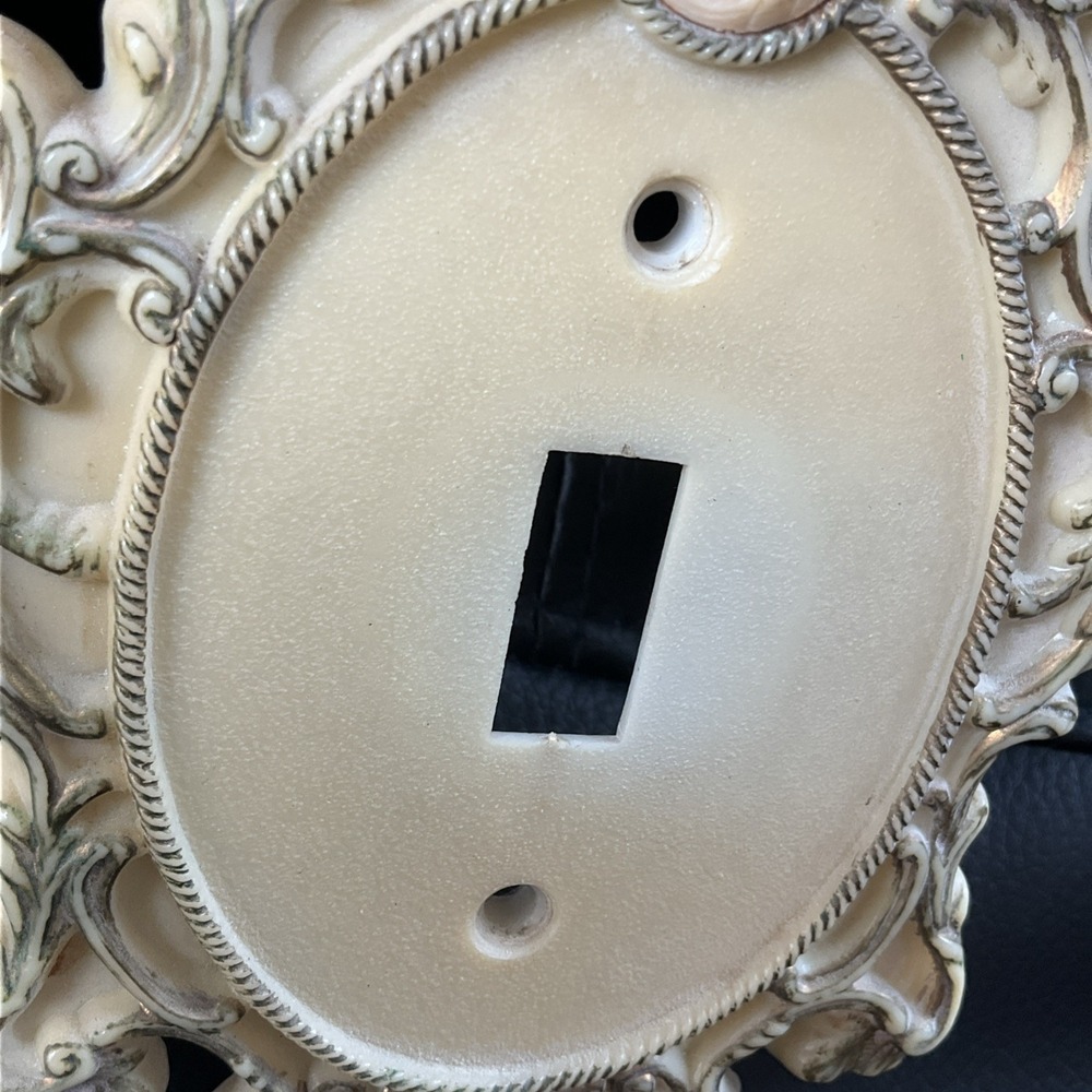Vintage Cameo Ornate Victorian Light Switch Wall Plate Cover 6-1/4 x 4" Plastic - Picture 6 of 10